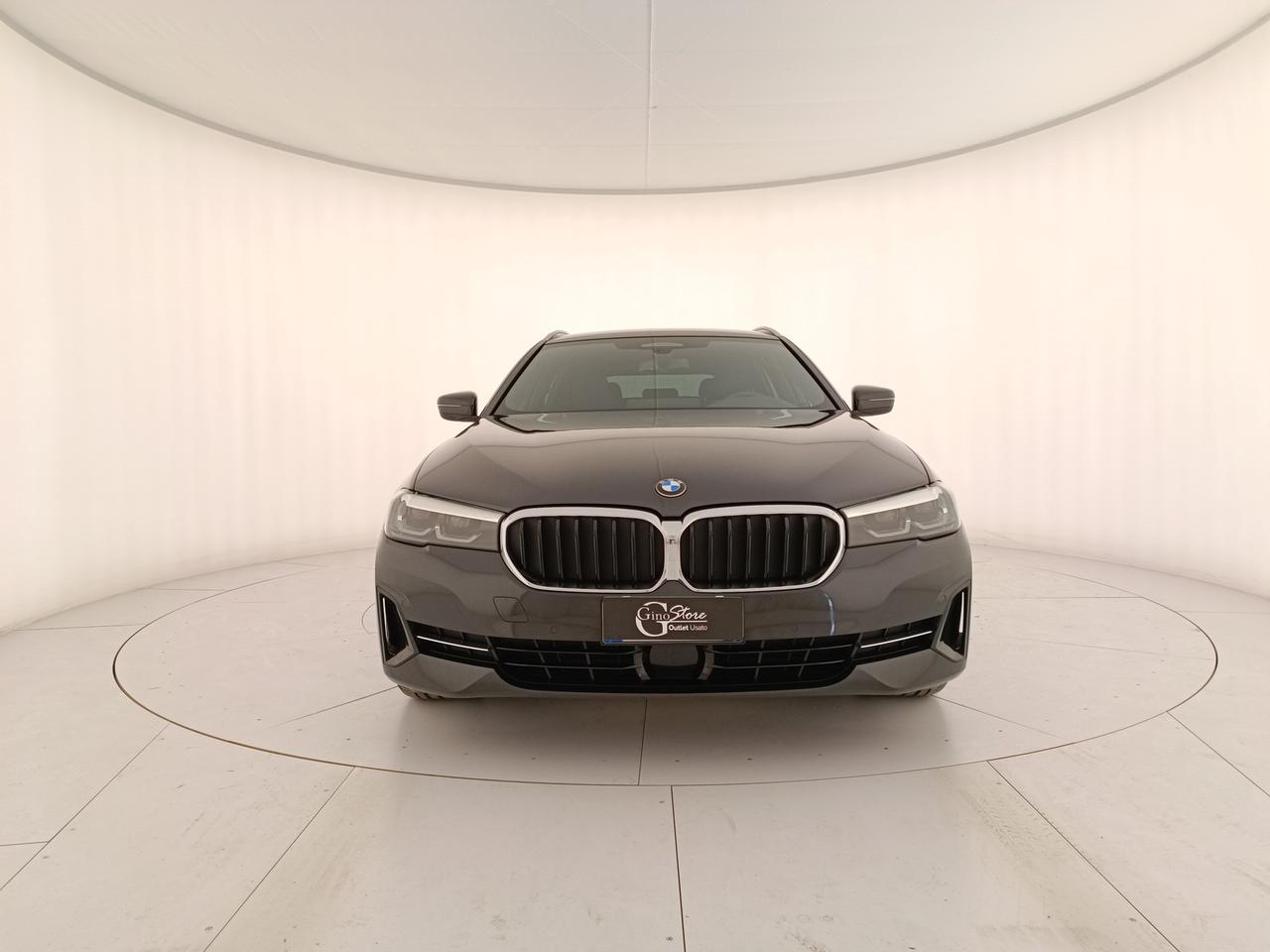 BMW 520d Touring mhev 48V xdrive Luxury auto