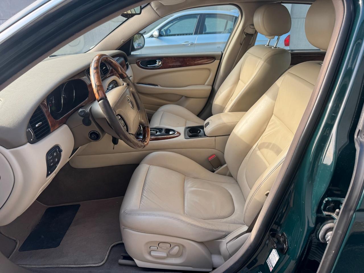 Jaguar XJ 4.2 V8 cat Executive