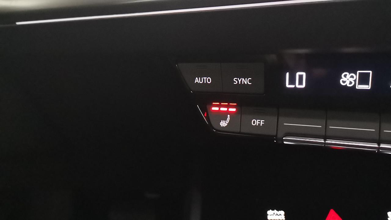 AUDI Q4 Sportback e-tron - Q4 Sportback e-tron 50 S line edition quattro