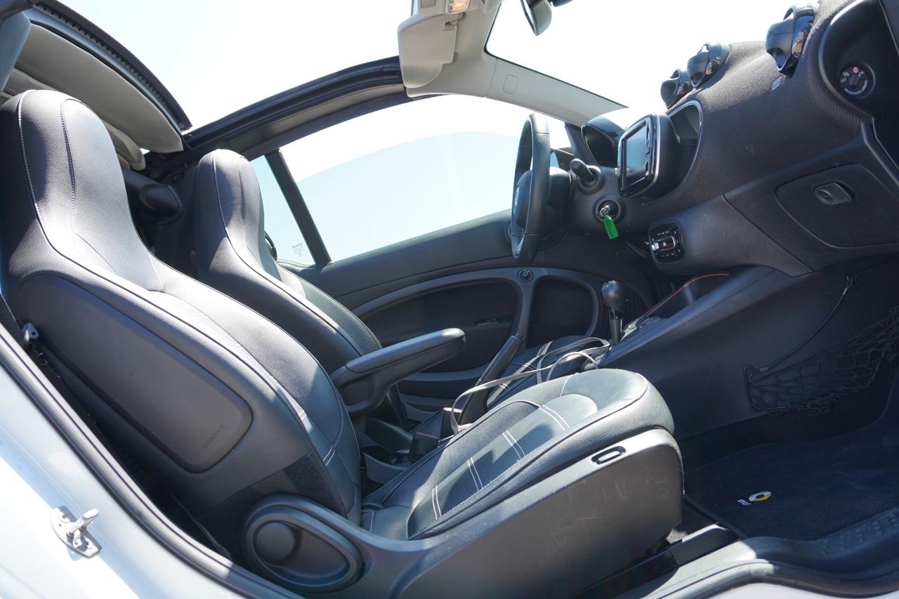 Smart ForTwo EQ cabrio Passion BRABUS 2021
