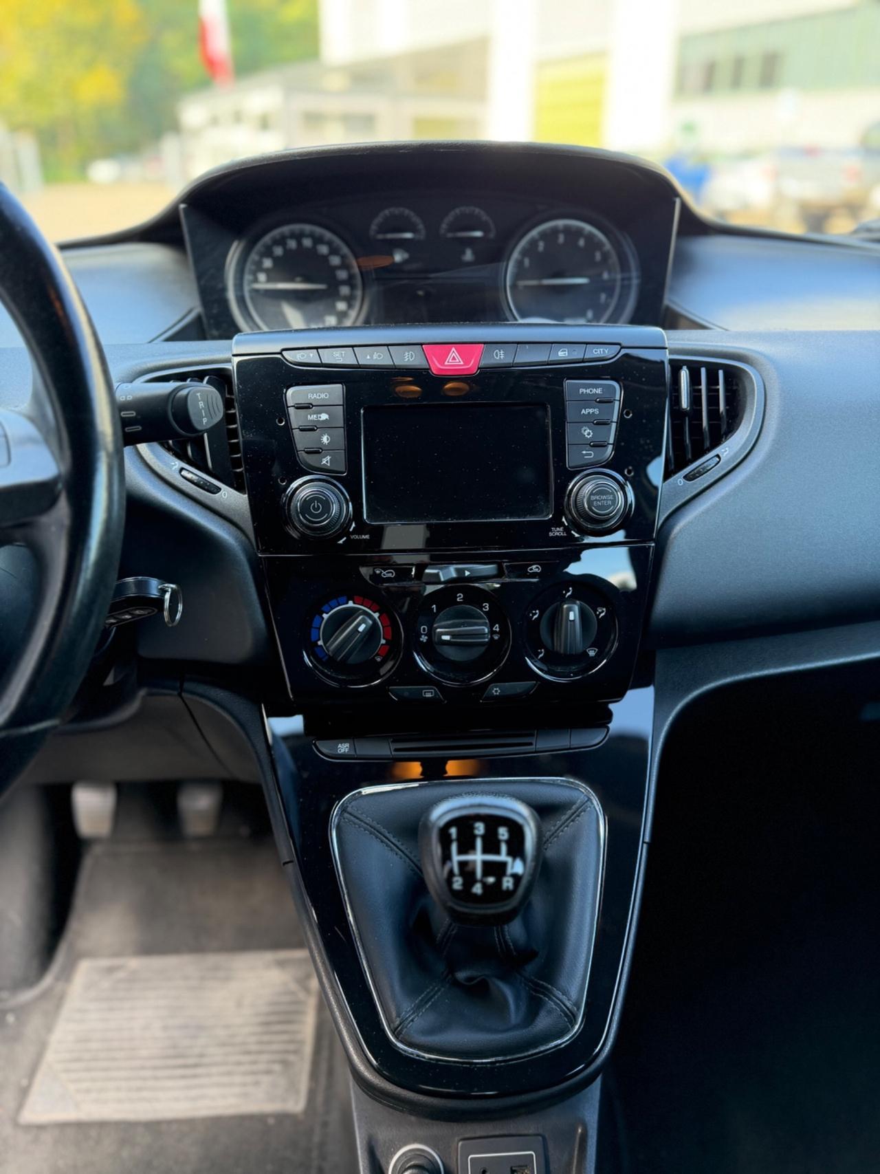Lancia Ypsilon 1.2 69 CV 5 porte*Neopatentati*Cinghia Fatta*