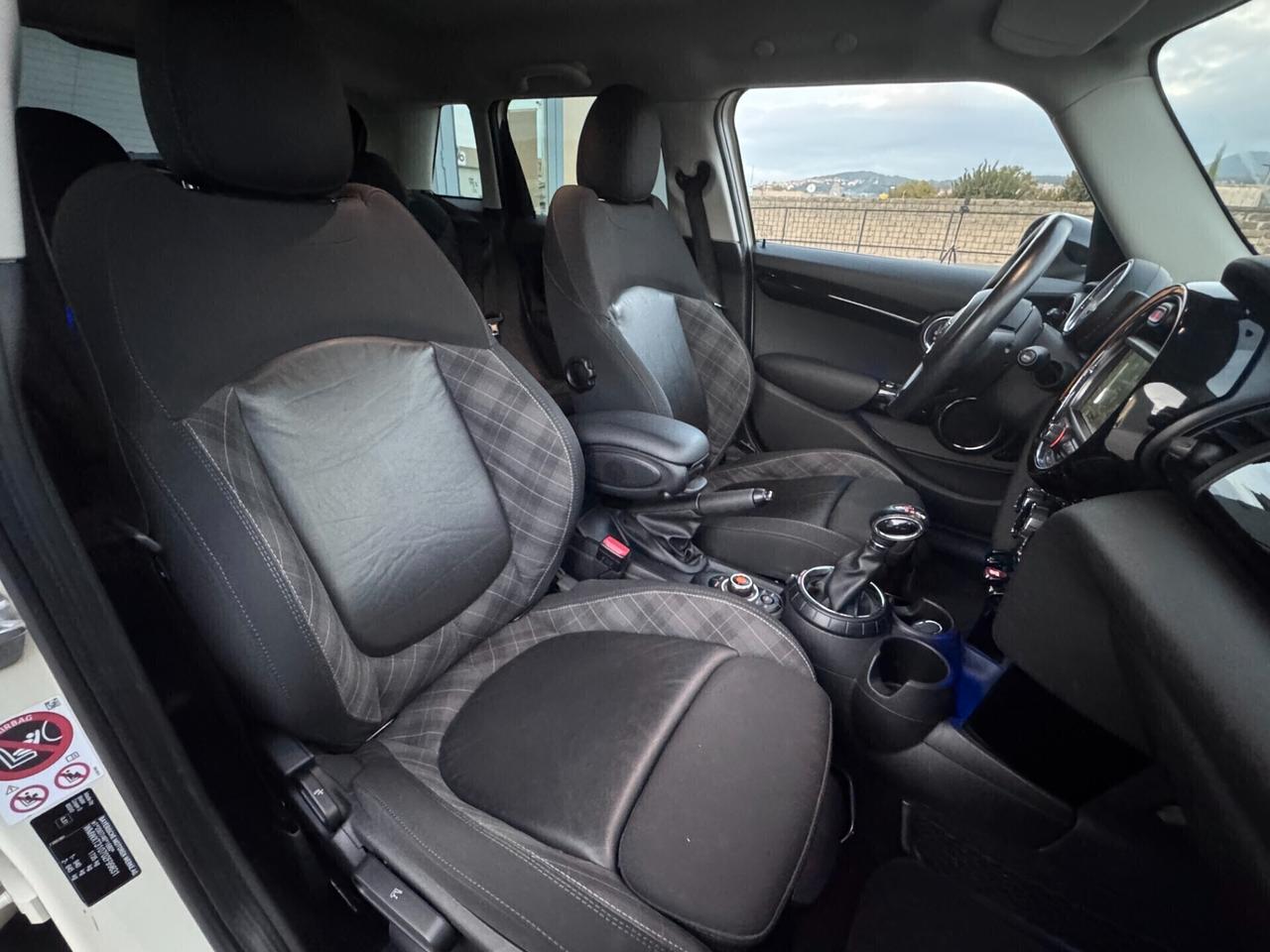 Mini Cooper D 1.5 5 porte - TAGLIANDI CERT. - GARANZIA FINO A 5 ANNI