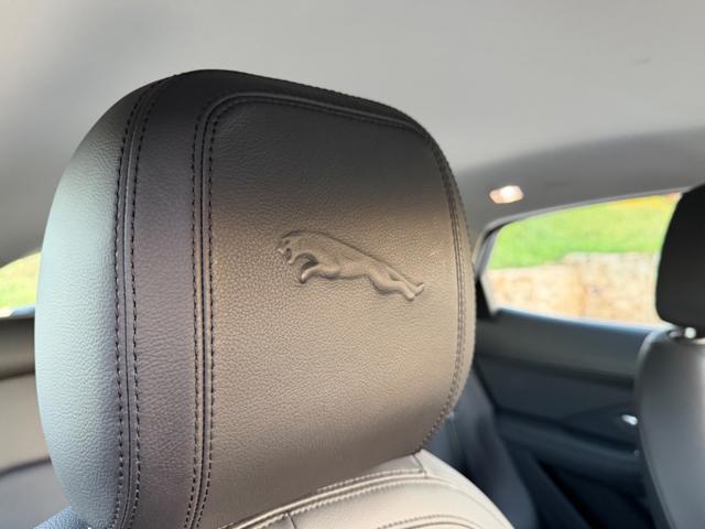 JAGUAR E-Pace 2.0D I4 163 CV AWD MHEV+AUTOCARRO+TOTAL BLACK