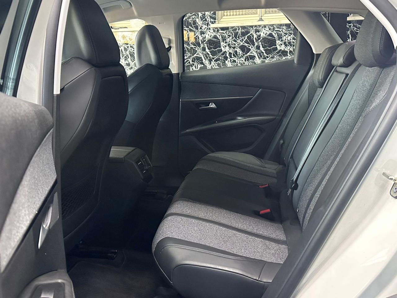 Peugeot 3008 BlueHDi 120 S&S EAT6 Allure