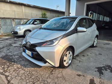Toyota Aygo 1.0 VVT-i 69 CV 5 porte x-cool TSS