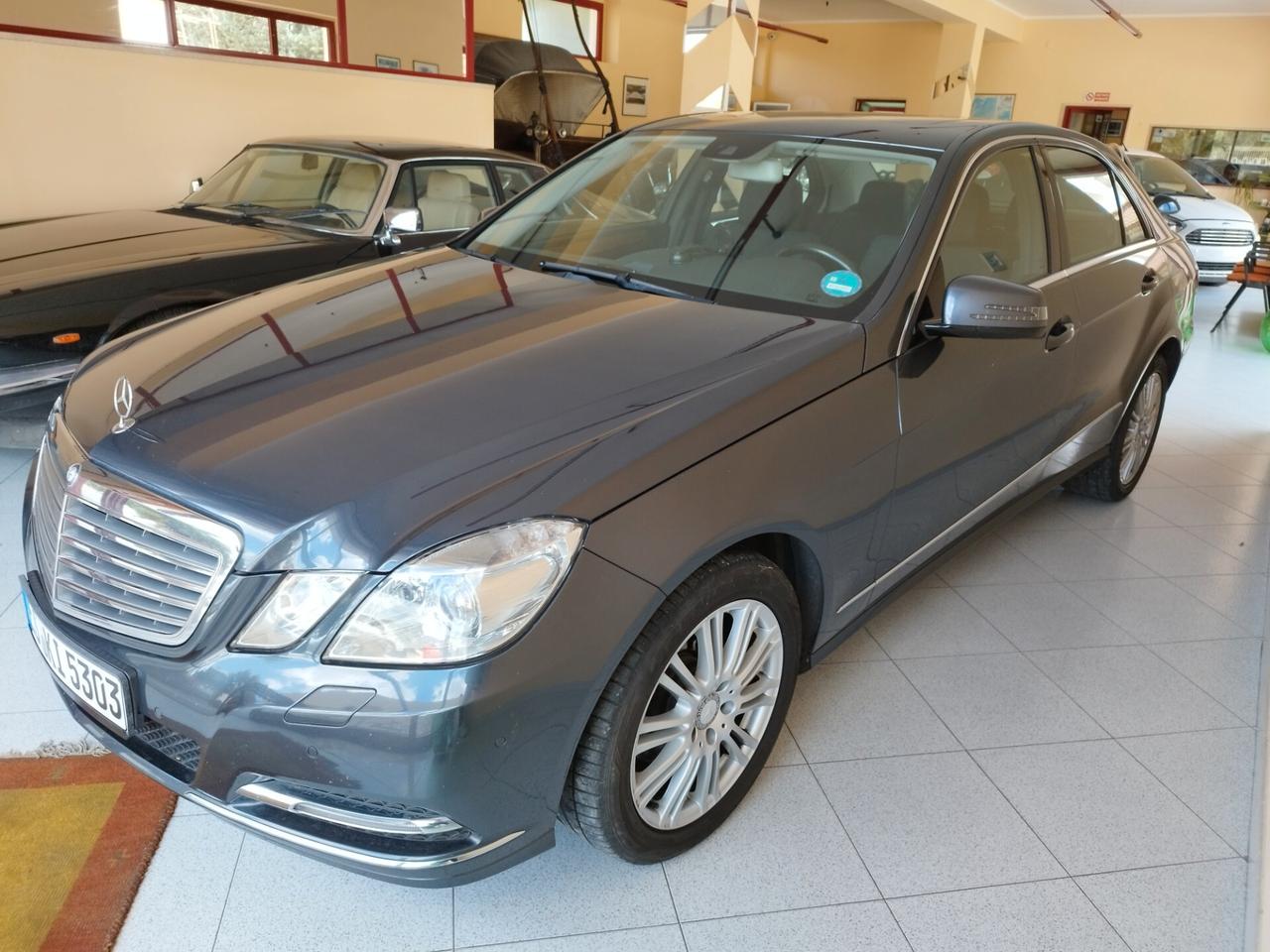 Mercedes-benz E 220 CDI BlueEFFICIENCY Elegance