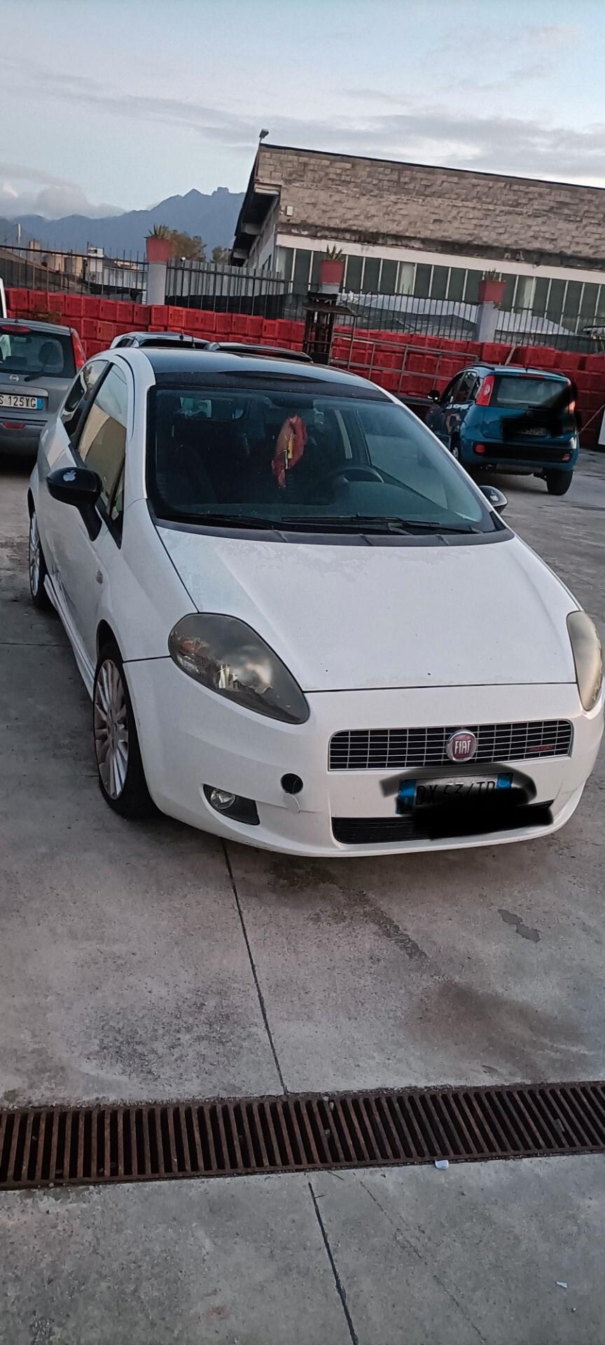 Punta sport Motore rotto Fiat Grande Punto 1.3 MJT 90 CV 3 porte Sport