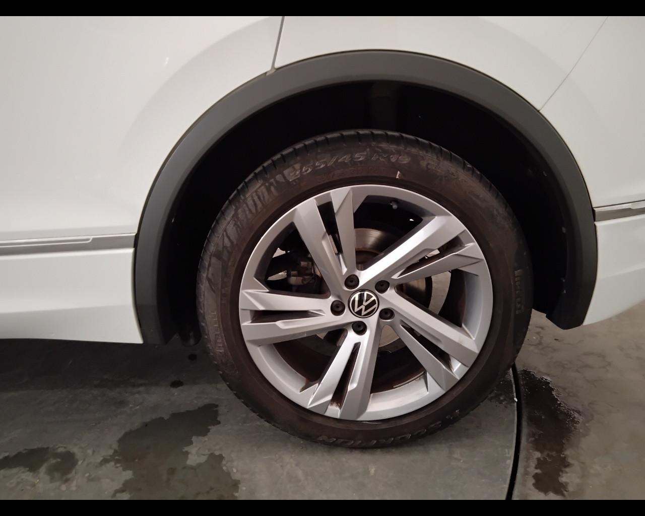 VOLKSWAGEN Tiguan II 2021 - Tiguan 1.5 tsi R-Line 150cv dsg