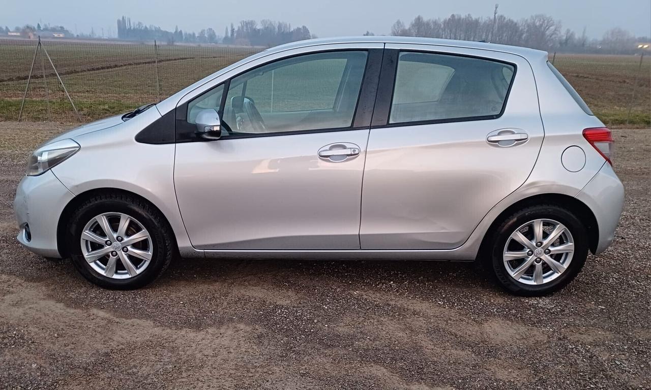 Toyota Yaris 1.3 5 porte Lounge