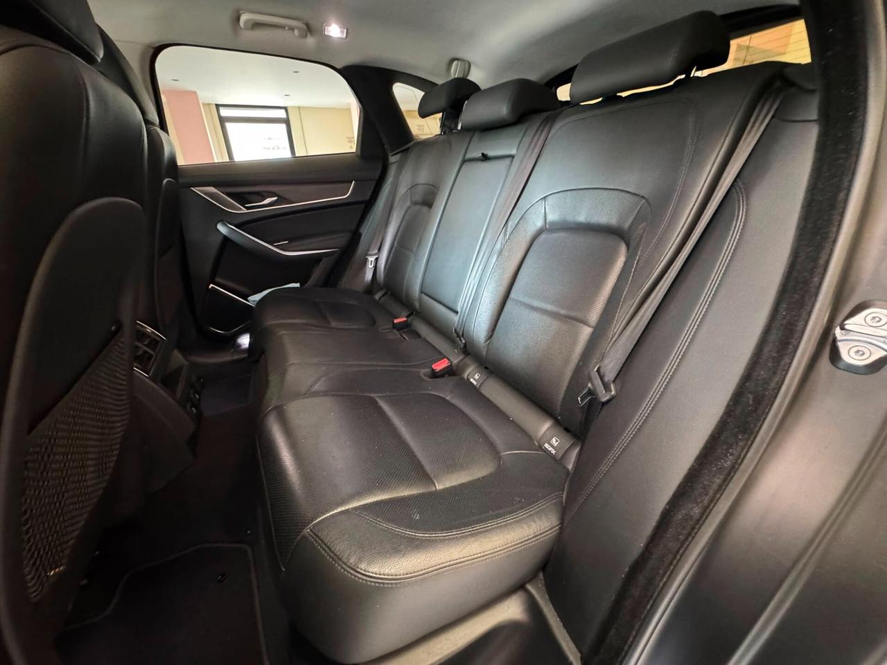Jaguar F-Pace 2.0 D 204 CV AWD aut. R-Dynamic HSE