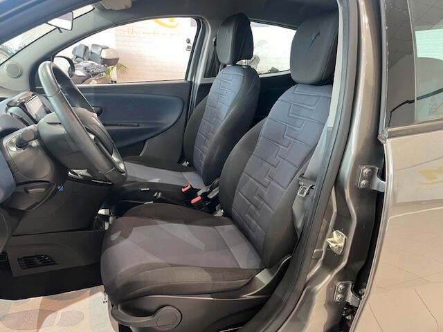 Lancia Ypsilon 1.0 firefly hybrid Silver *18.000 KM*
