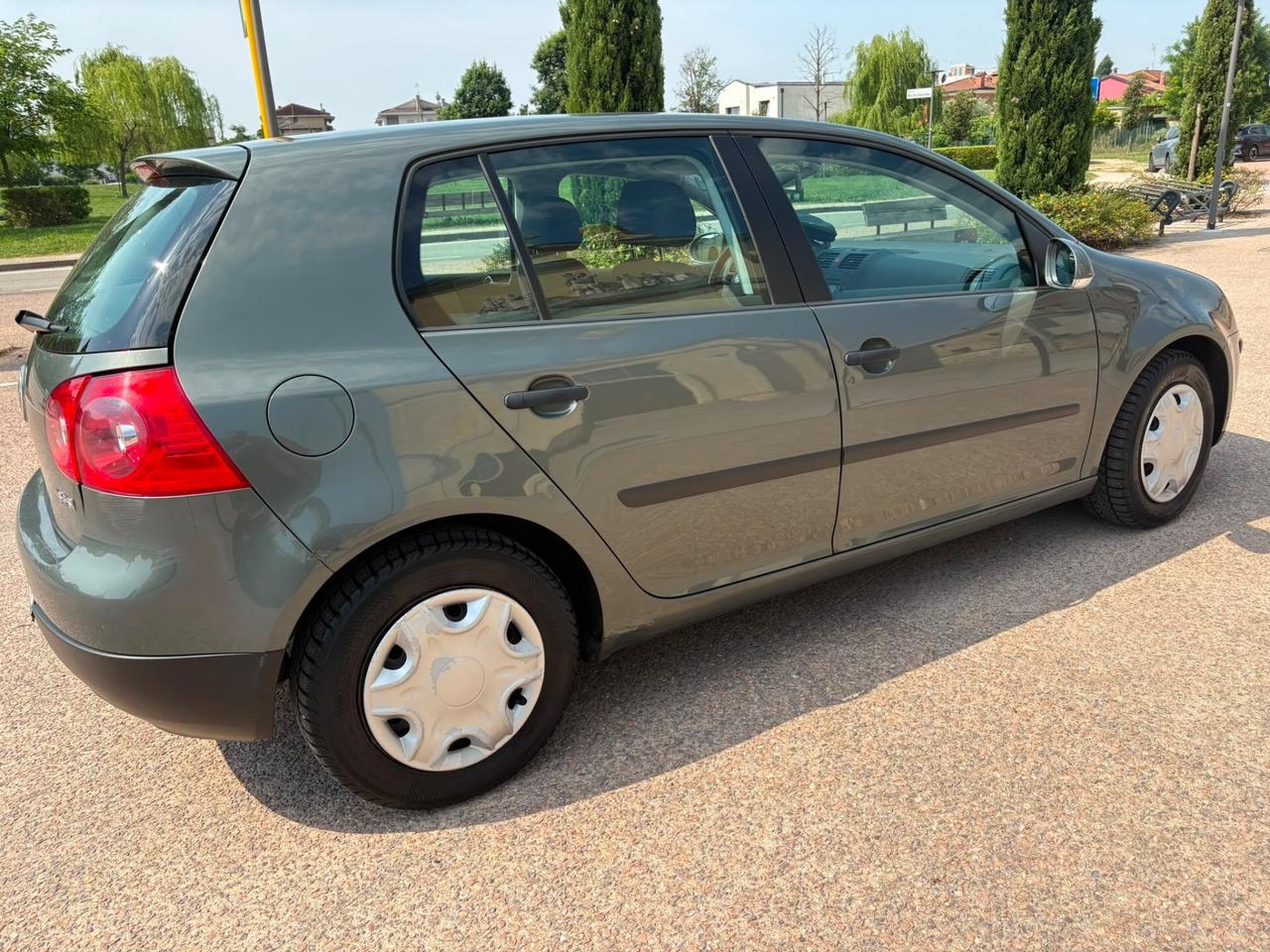 Volkswagen Golf 1.6 16V FSI