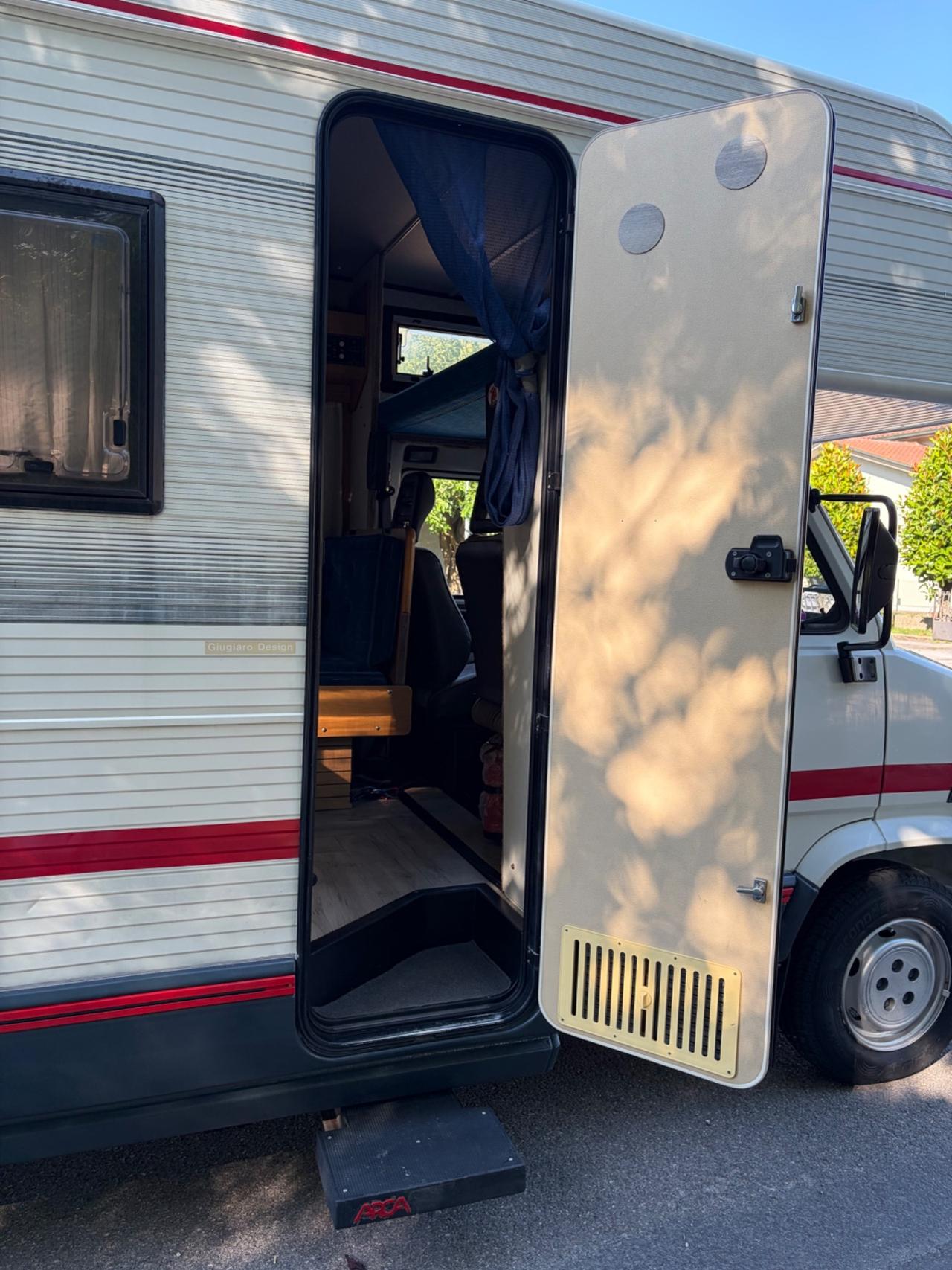 Arca Fiat Ducato Europa 92 376 mansardato 6 posti