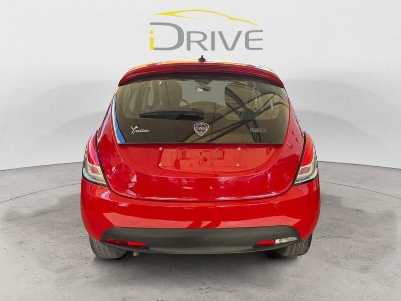 Lancia Ypsilon 1.0 FireFly Hybrid Ecochic Silver +