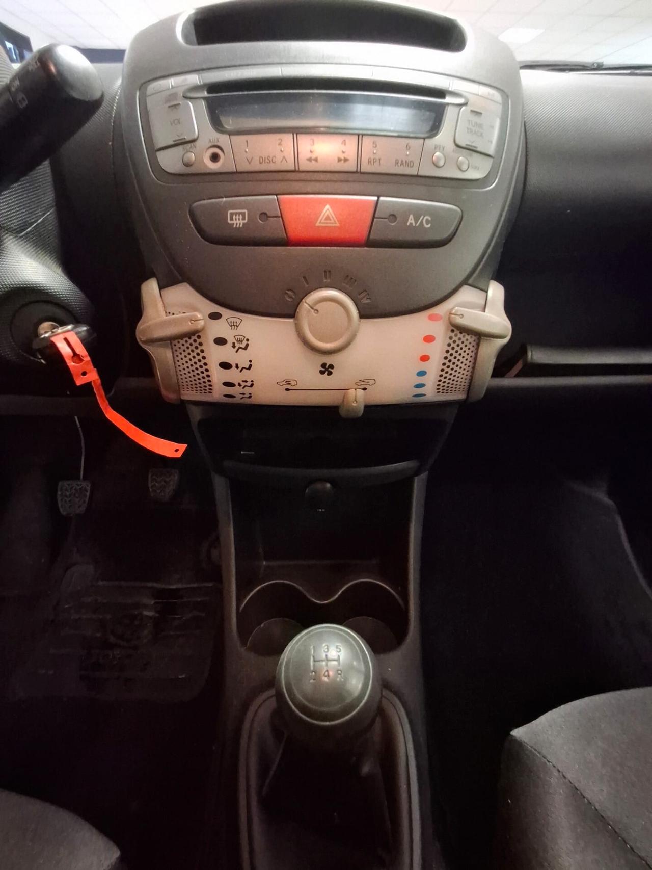 Toyota Aygo 1.0 12V VVT-i 5 porte Sol Connect