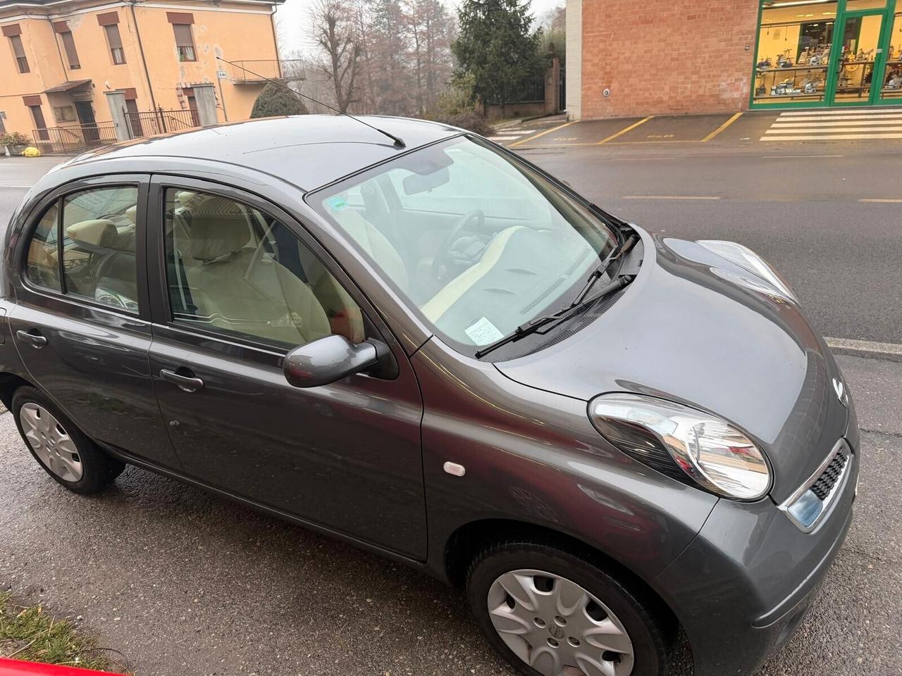 Nissan Micra 1.2 5P. benz.