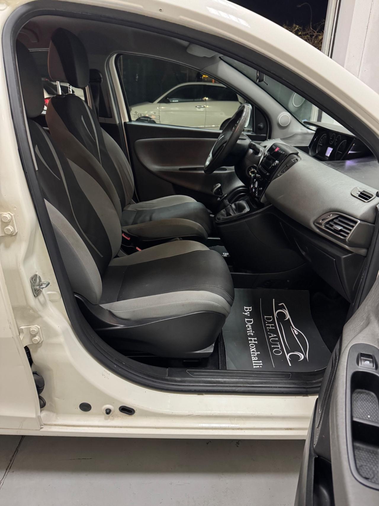 Lancia Ypsilon 1.2 69 CV 5 porte GPL Ecochic Platinum