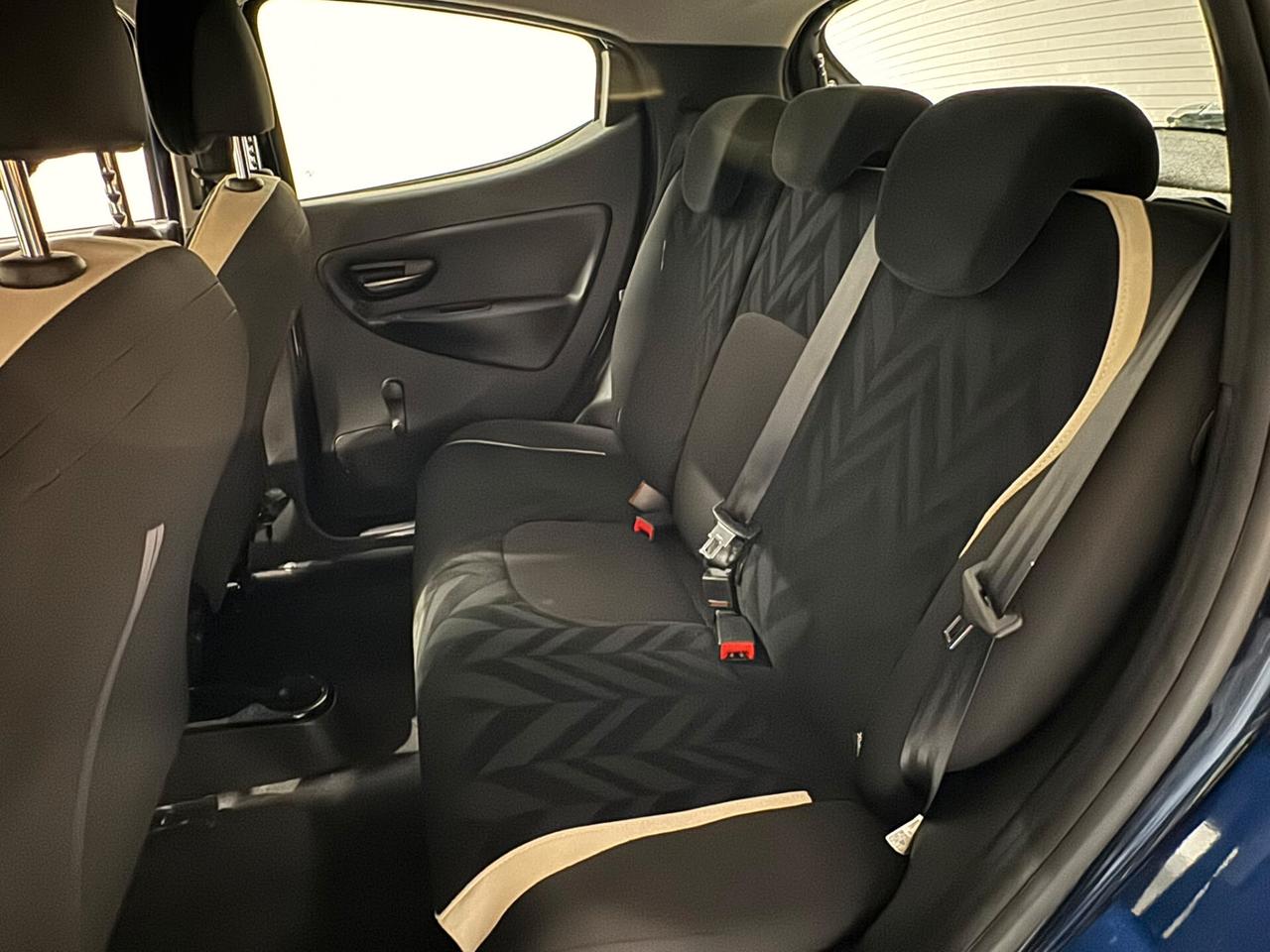 Lancia Ypsilon 1.3 MJT 16V 95 CV 5 porte S&S Silver