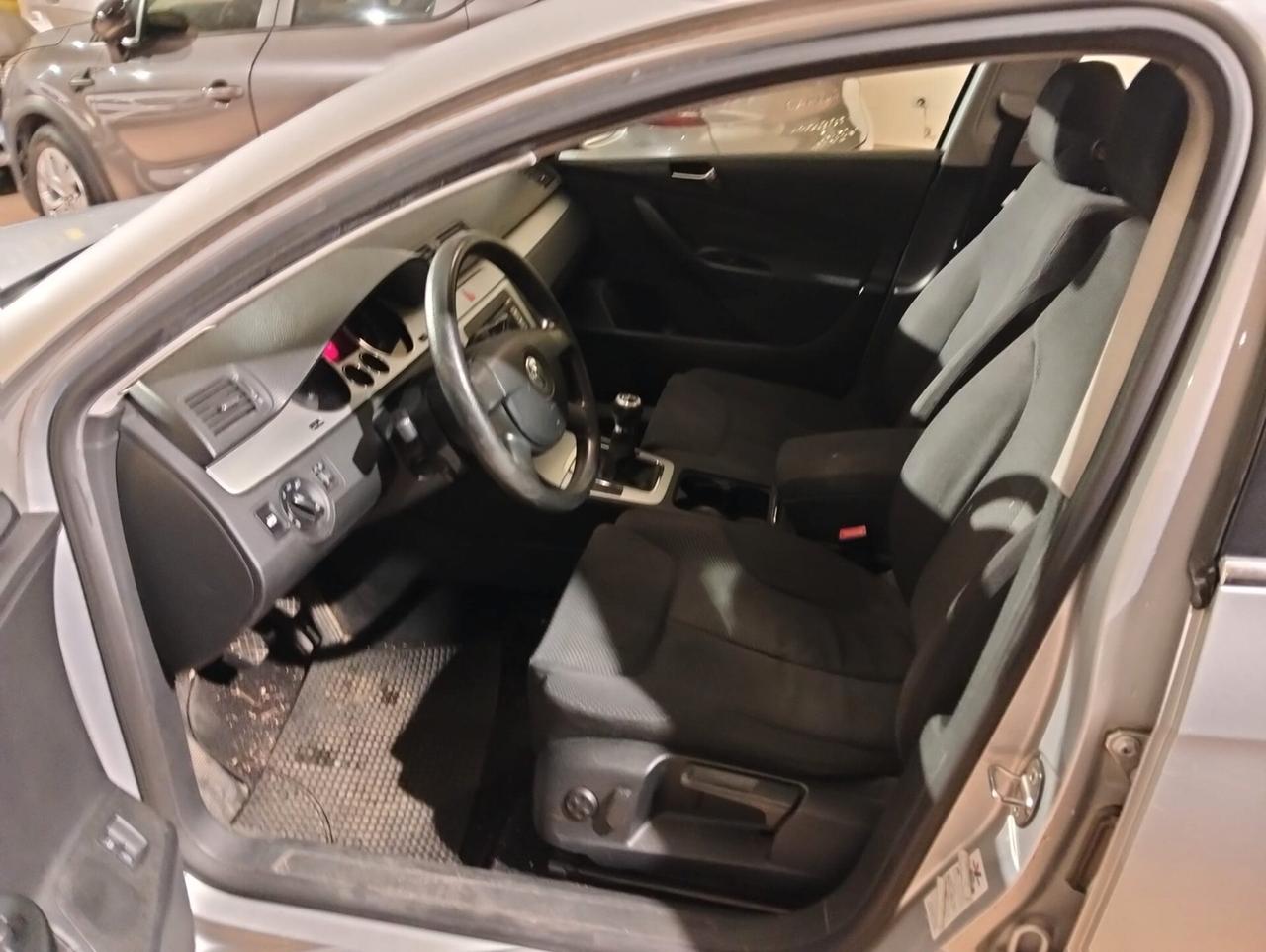 Volkswagen Passat 2.0 16V TDI Var. Business 140cv