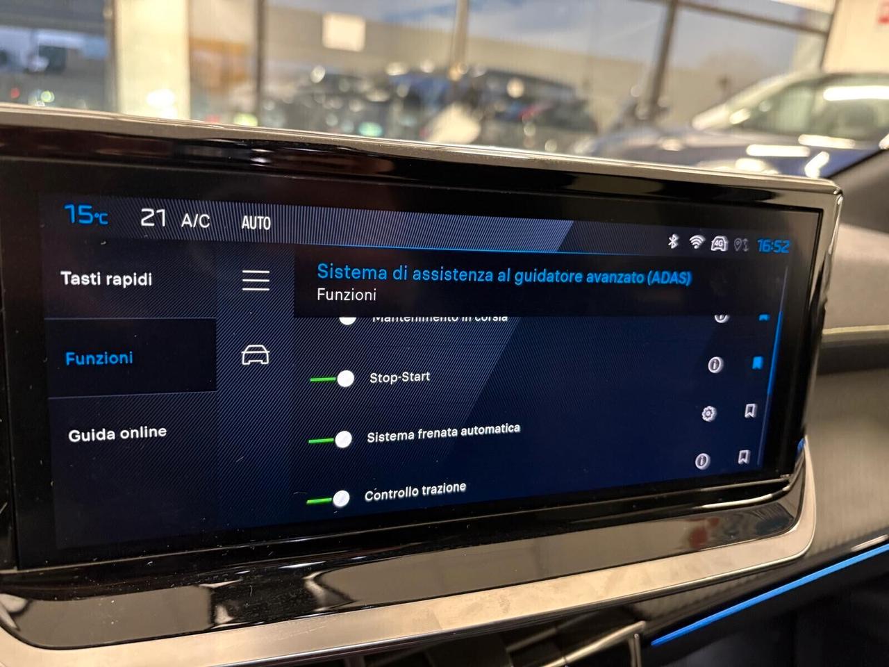 Peugeot 208 GT Hybrid 136 e-DCS6 SPOTICAR