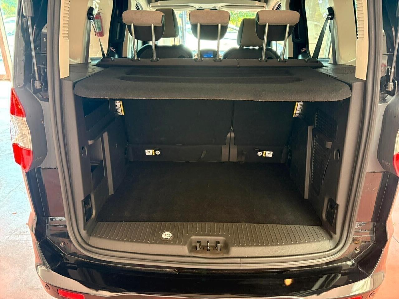 FORD TOURNEO COURIER DIESEL 1500 CV 76 Con km 163.015 garanzia 12 mesi