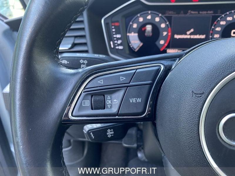 Audi A1 citycarver 30 TFSI Identity Contrast