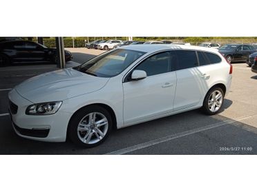 Volvo V60 D4 Geartronic R-design Kinetic