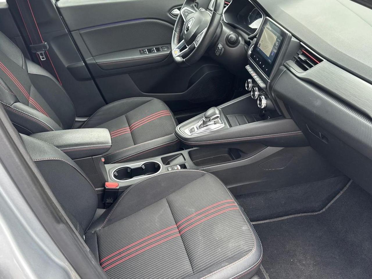 Renault Captur 1.6 e-tech hybrid rs line 145cv auto