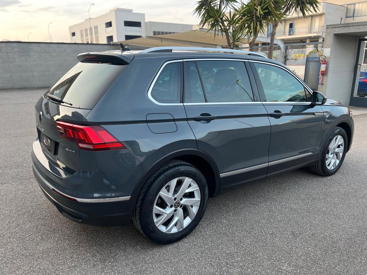 Volkswagen Tiguan 2.0 tdi Life 4motion 150cv DSG LED/NAVI/PDC PERF.