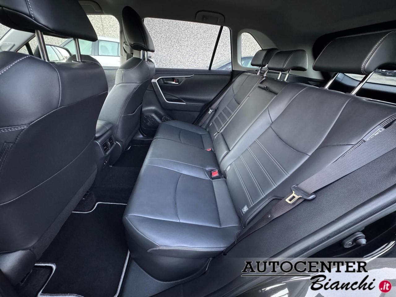 Toyota RAV4 2.5 vvt-ie h Lounge 2wd 218cv e-cvt