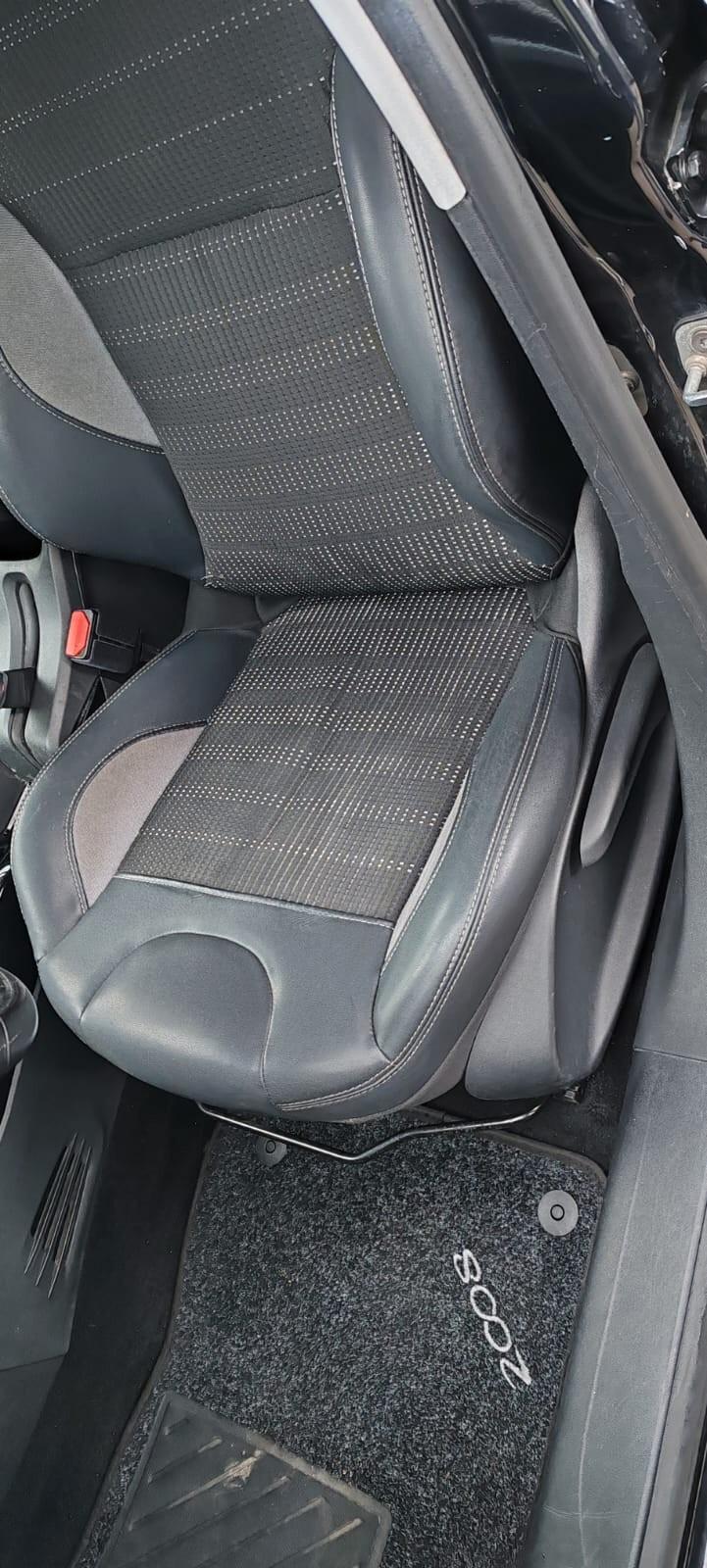 Peugeot 2008 BlueHDi 100 Allure Incidentata/Sinistrata