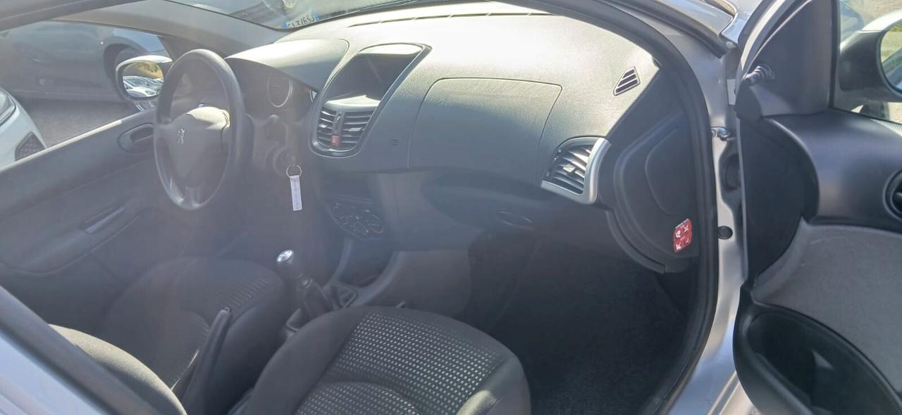 Peugeot 206 1.1 5p. Trendy - 2011 40.000km