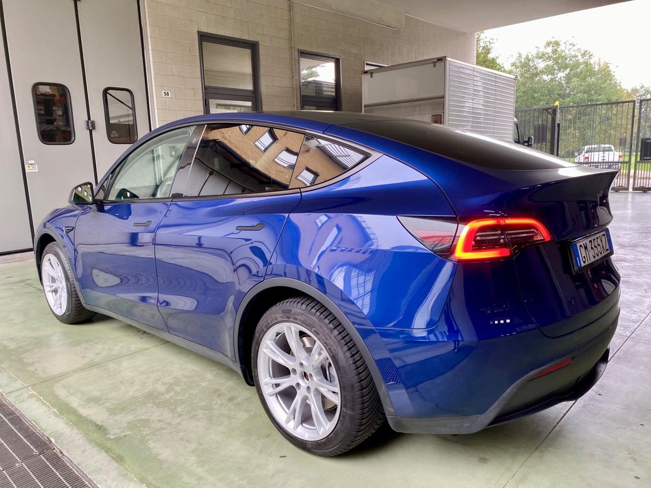 Tesla Model Y RWD Gancio Traino