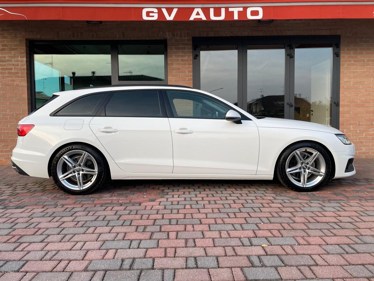 Audi A4 Avant 30 TDI S tronic S line