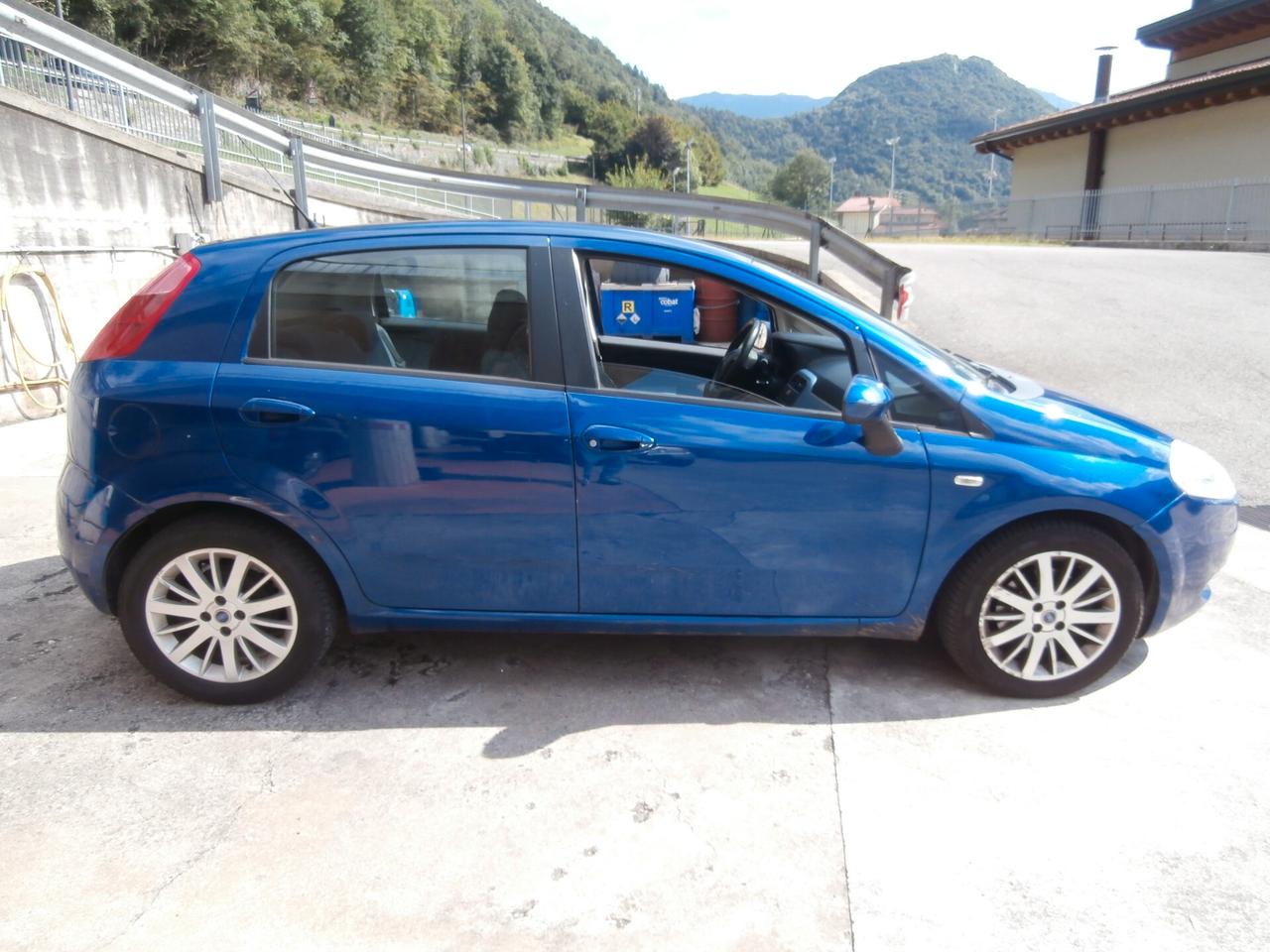 Fiat Grande Punto 1.3 MJT 90 CV 5 porte Neopatentati
