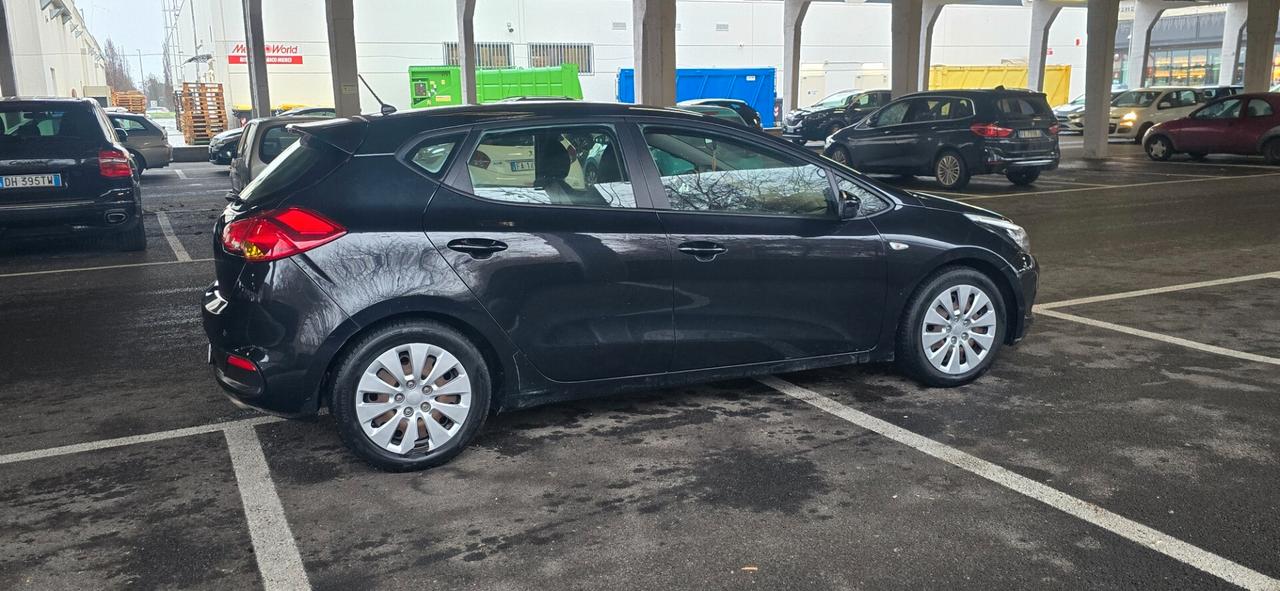 Kia Ceed cee'd 1.4 GPL 5 porte Active