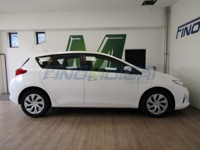 TOYOTA Auris 1.3i 100 CV 5 porte