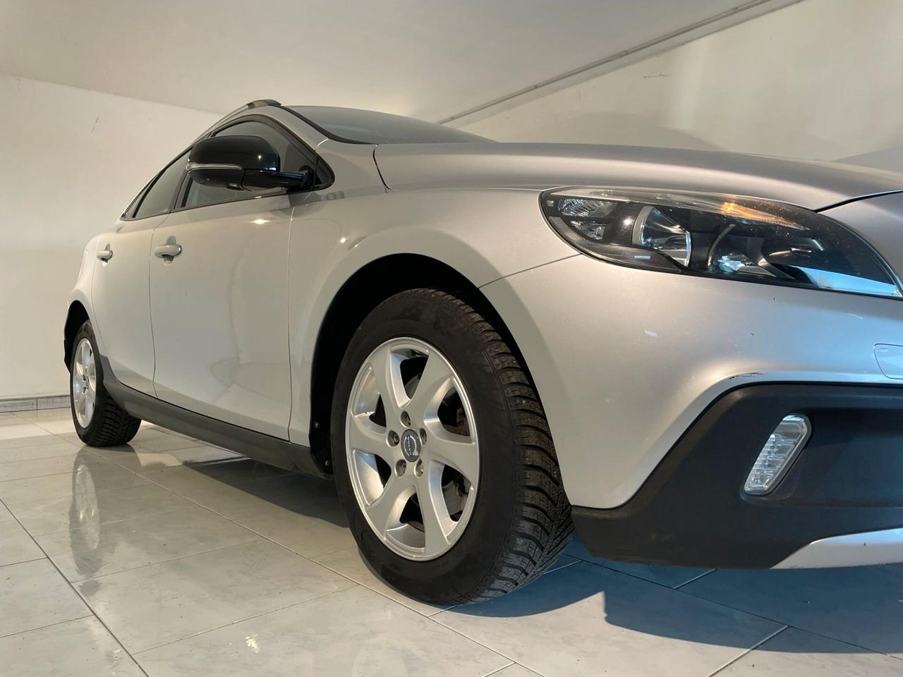 V40 CROSS COUNTRY 1.6D 115 CV 6 MARCE X NEOPATENTATI