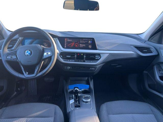 BMW 118 i 5p. Business Advantage