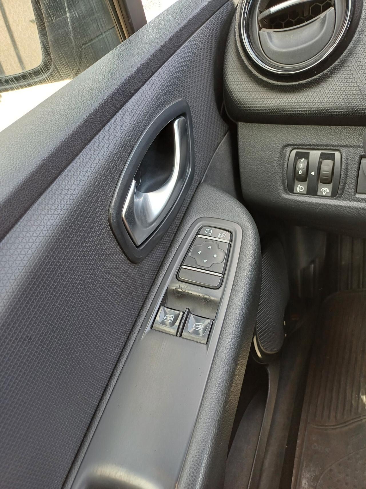 Renault Clio 90 CV 5 porte Moschino Zen KM CERTIFICATI