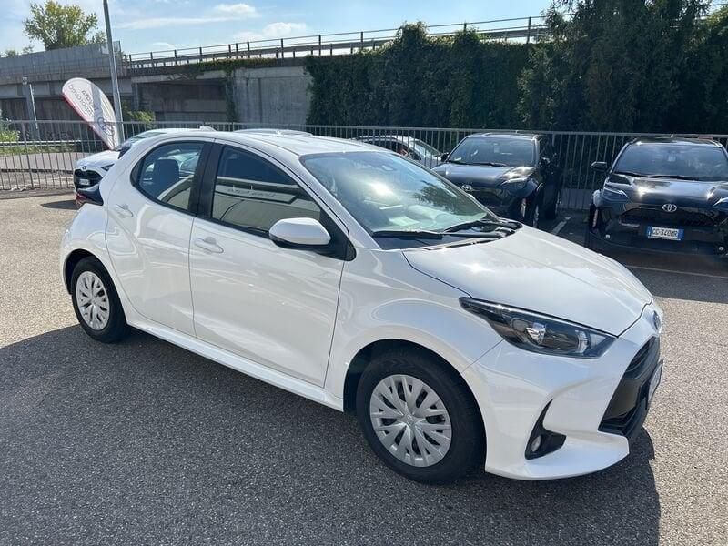Toyota Yaris Yaris 1.5 Hybrid 5 porte Active IVA ESPOSTA COMPRESA GARANZIA FINO AL 2033