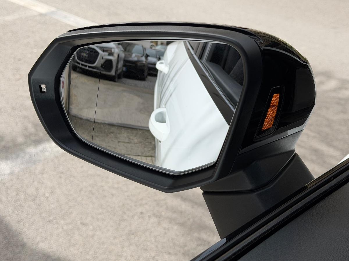 Audi Q3 Sportback 40TDI Quattro S-line Identity Black 193CV