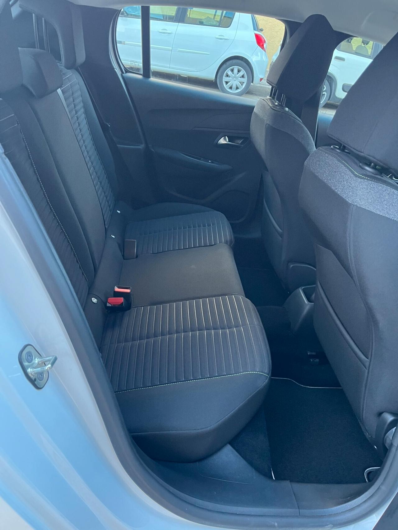 Peugeot 208 PureTech 100cv 5 porte Active*NAVI*PDC