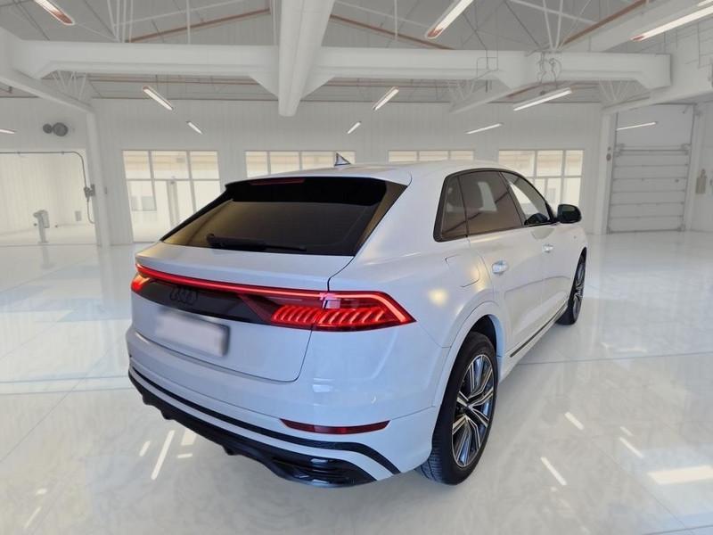 AUDI Q8 50 TDI MHEV 210kW quattro tiptronic Sport