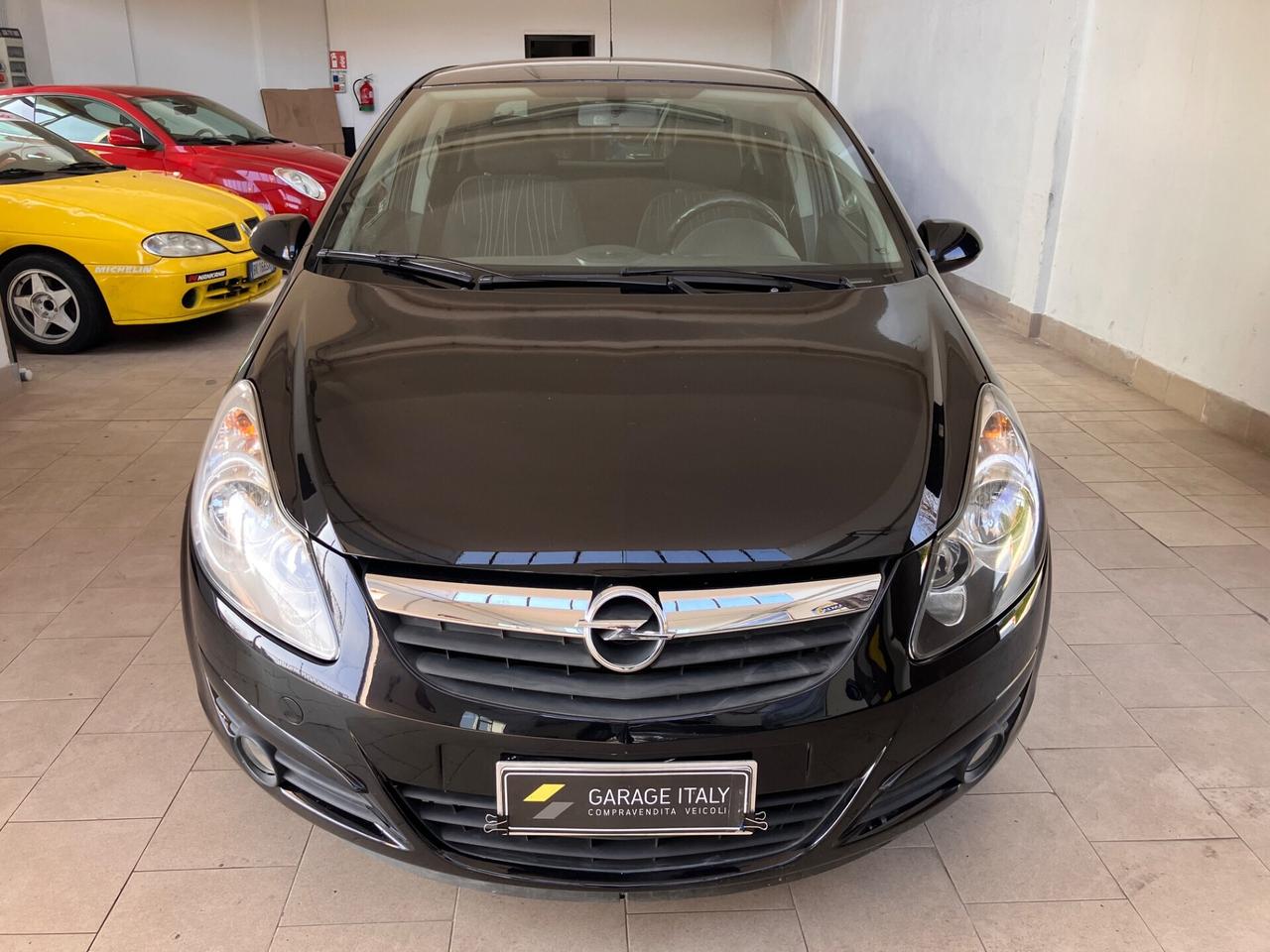 Opel Corsa 1.2 5 porte Cosmo NEOPATENTATI