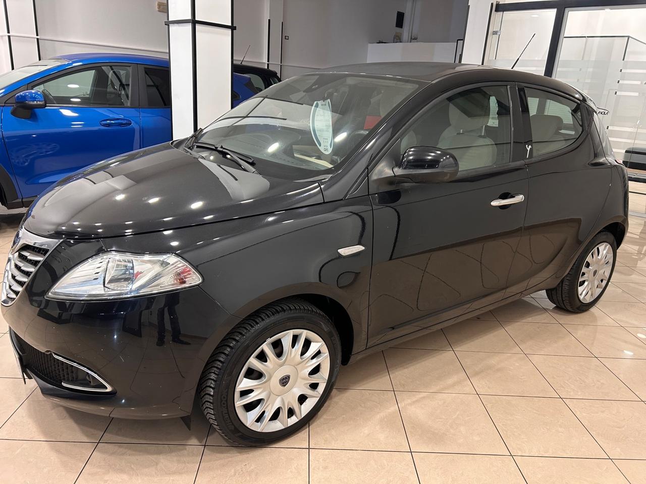 Lancia Ypsilon 1.2 69 CV 5 porte Gold