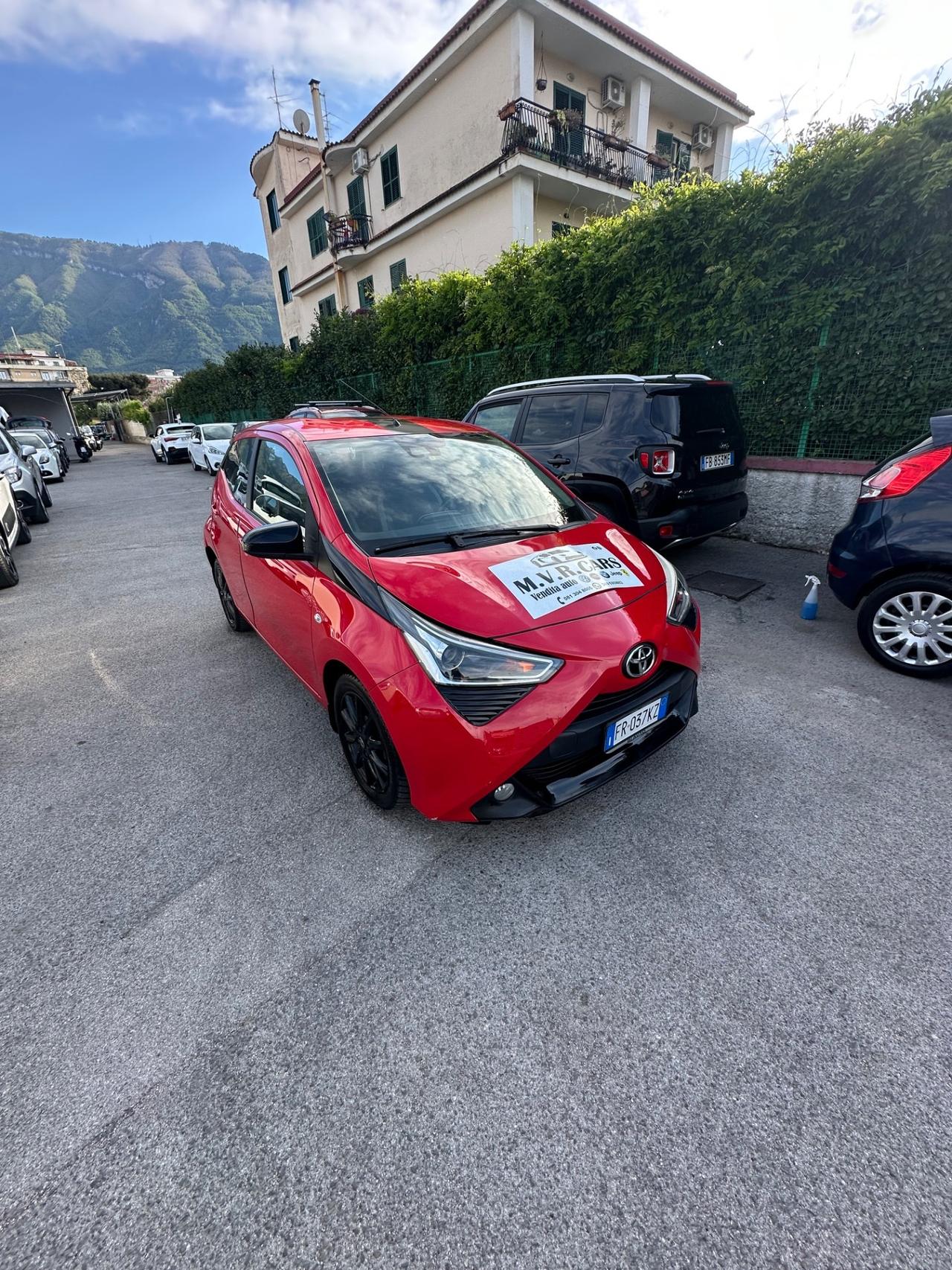 Toyota Aygo 1.0 VVT-i 72 CV 5 porte x-play MMT