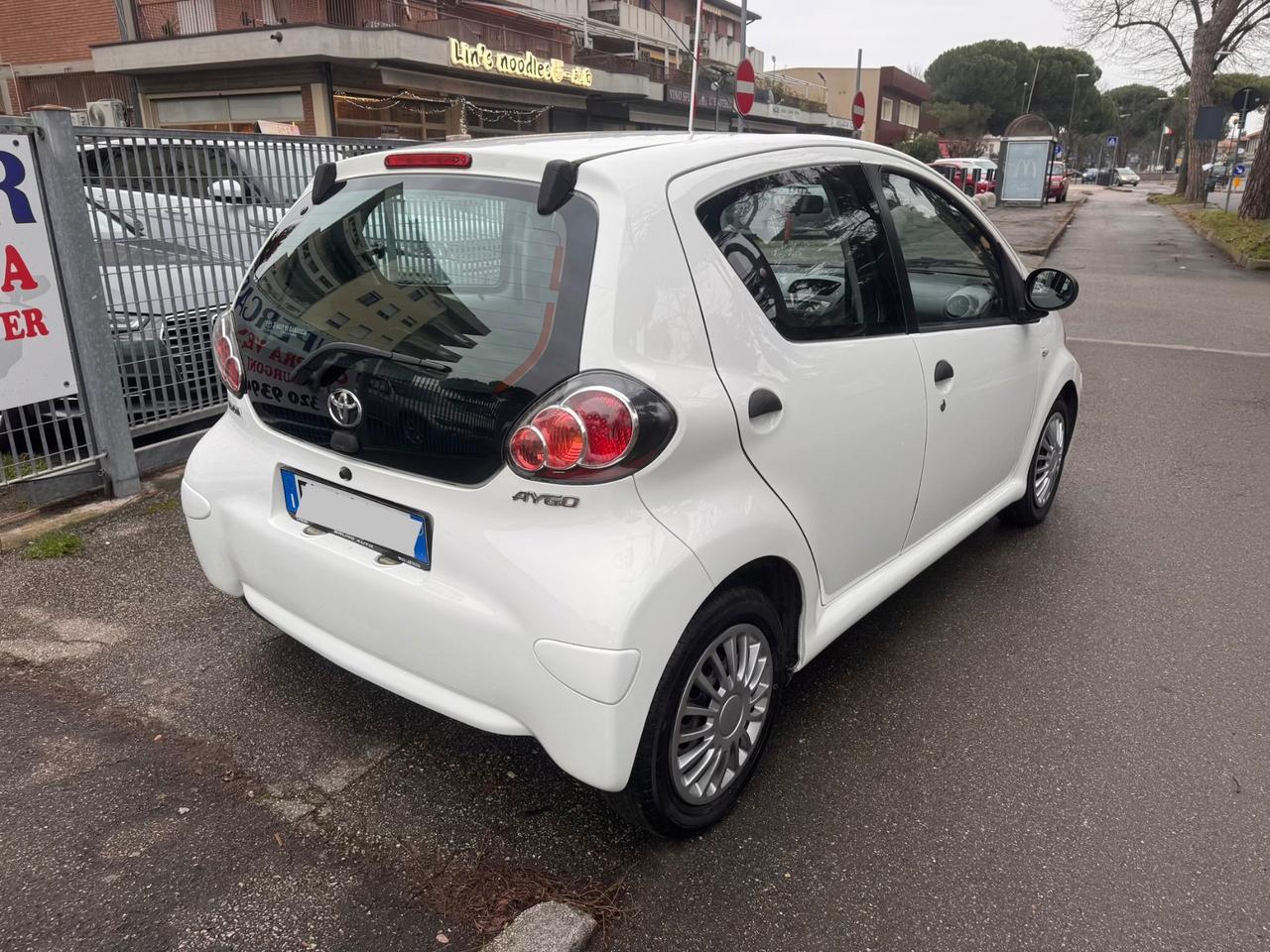Toyota Aygo 1.0 12V VVT-i 5 porte garanzia 12 mesi