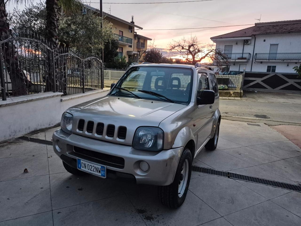 Suzuki Jimny 1.3i 16V cat 4WD JLX