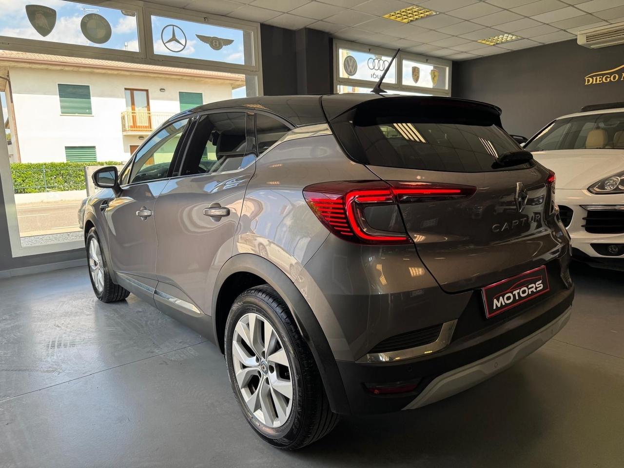 Renault Captur Full Hybrid E-Tech 145 CV Initiale Paris (105 kw